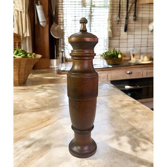 Vtg Italian Wood Pepper Mill 10" C.C Fleur De Lis Made In Italy - Picture 1 of 13